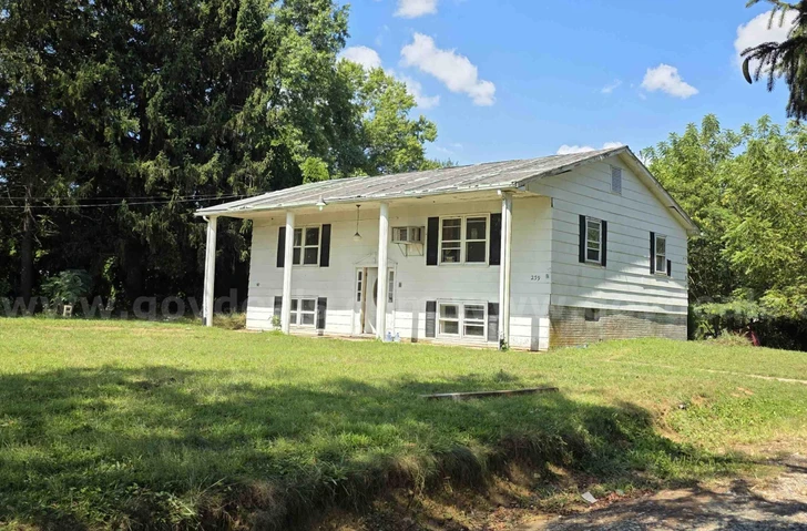 Nearby Listing Image