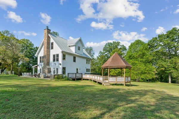Nearby Listing Image
