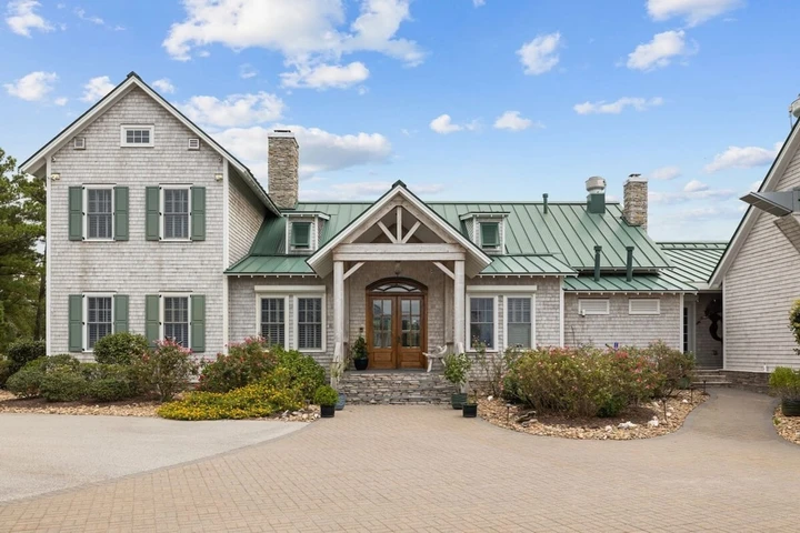 Nearby Listing Image