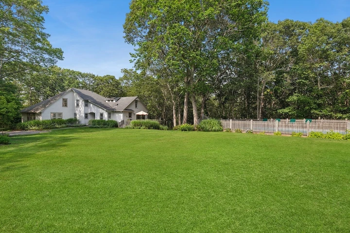 Nearby Listing Image