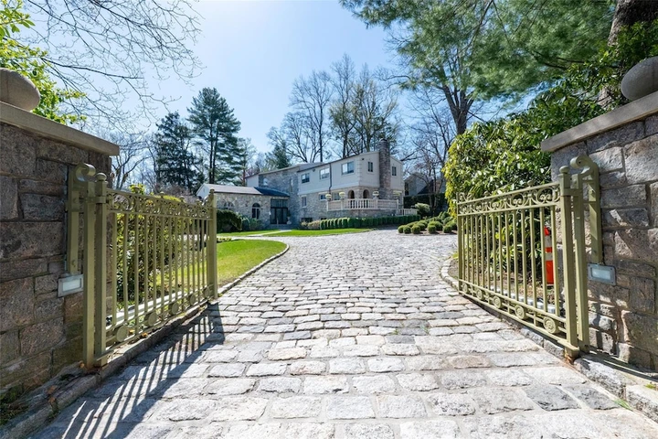 Nearby Listing Image