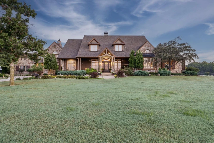 Nearby Listing Image