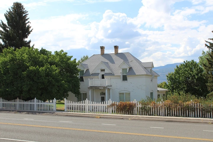 Nearby Listing Image