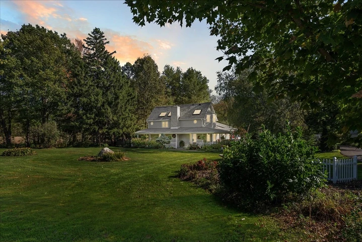 Nearby Listing Image