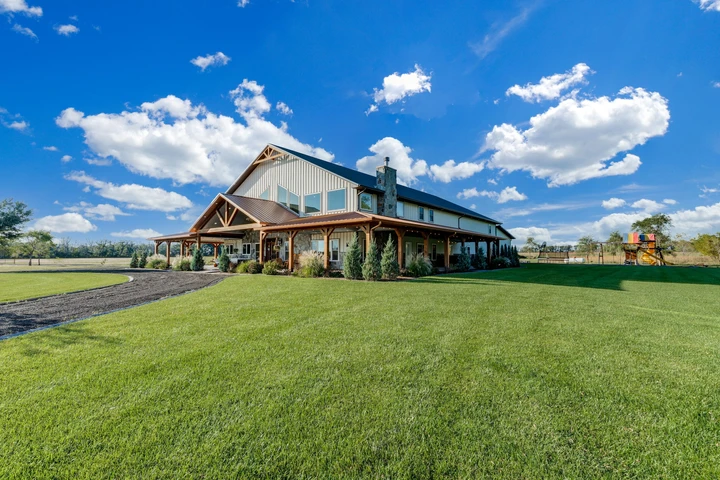 Nearby Listing Image