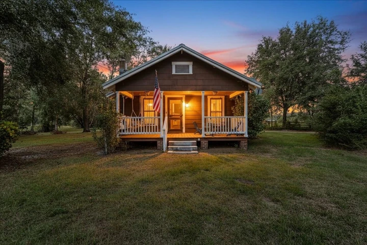 Nearby Listing Image