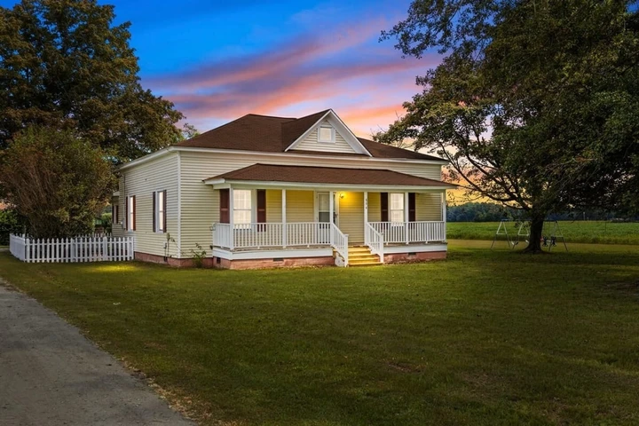 Nearby Listing Image