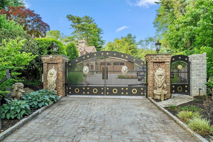 Nearby Listing Image