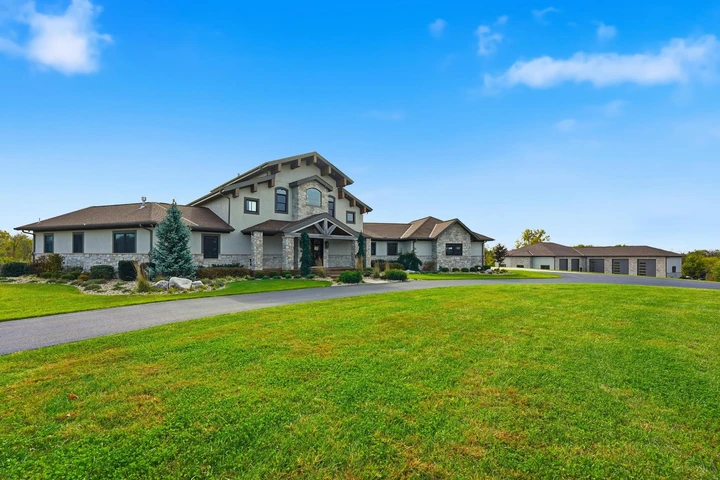 Nearby Listing Image