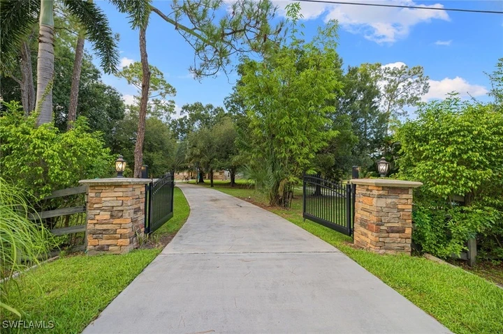 Nearby Listing Image