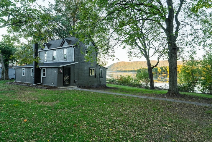 Nearby Listing Image