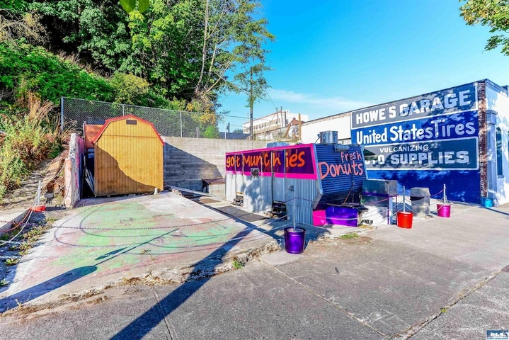 Nearby Listing Image