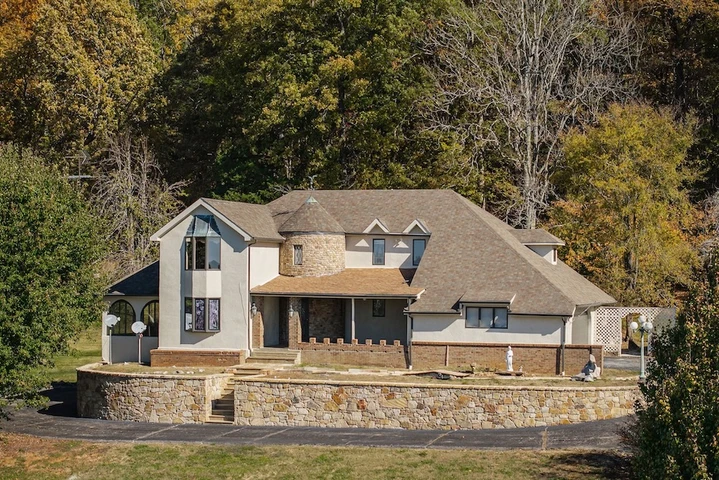 Nearby Listing Image