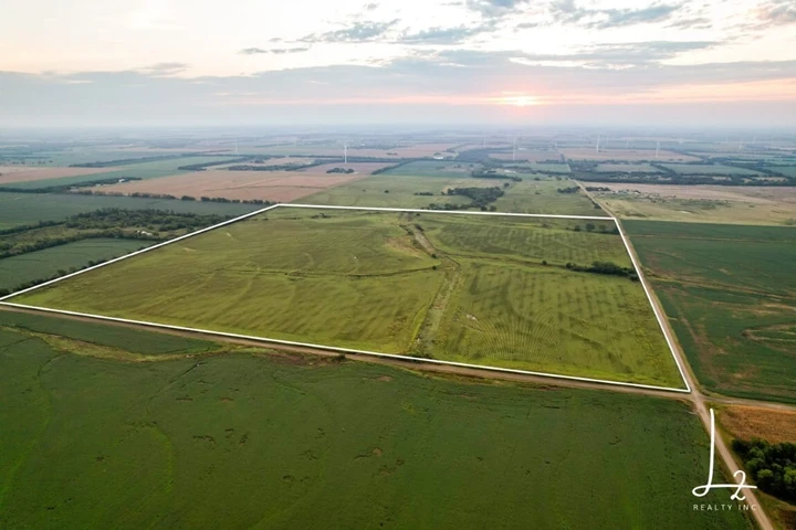 Nearby Listing Image