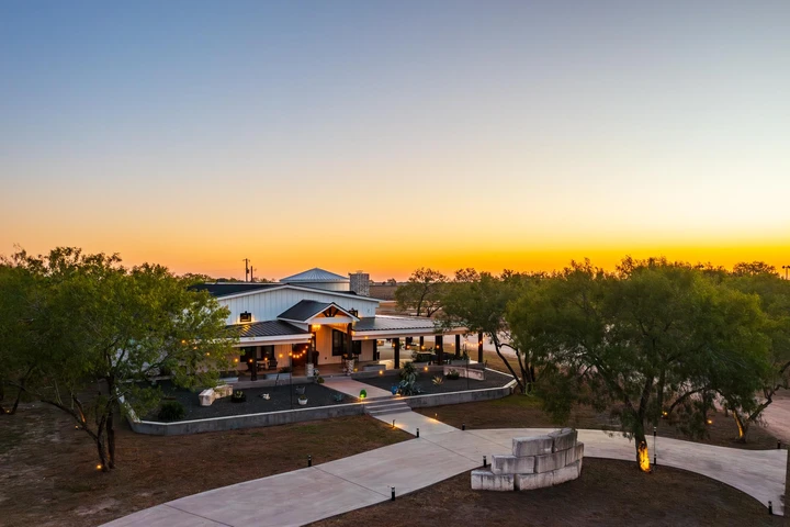 Nearby Listing Image