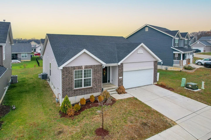 Nearby Listing Image