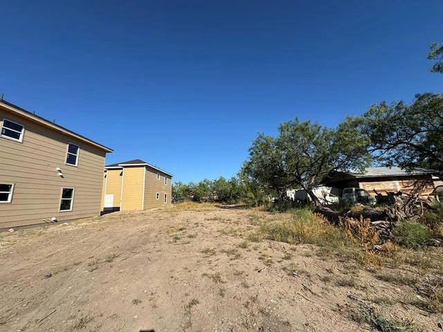 Nearby Listing Image