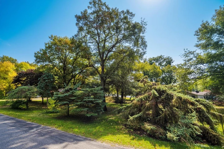 Nearby Listing Image