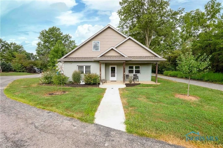 Nearby Listing Image