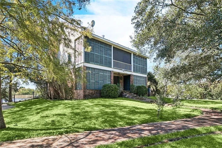 Nearby Listing Image