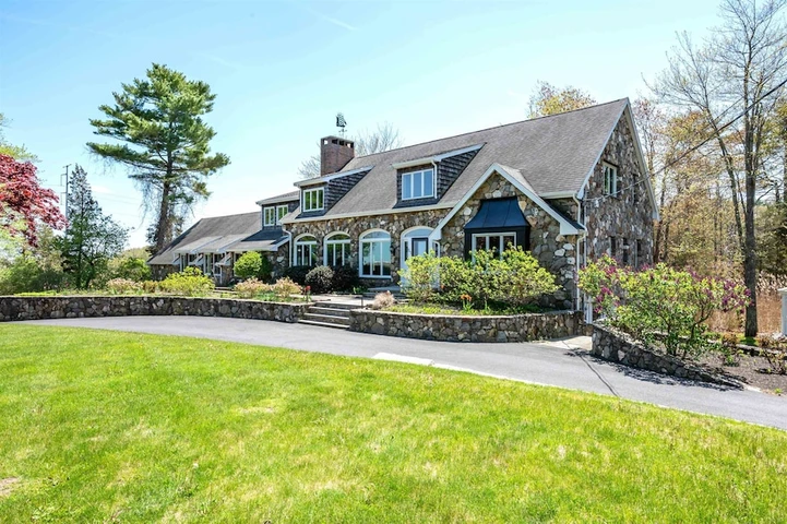 Nearby Listing Image