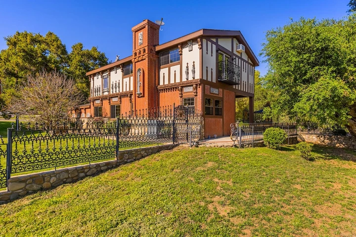 Nearby Listing Image