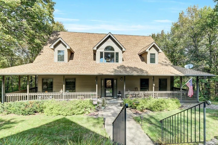 Nearby Listing Image