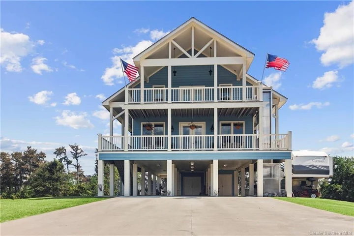 Nearby Listing Image