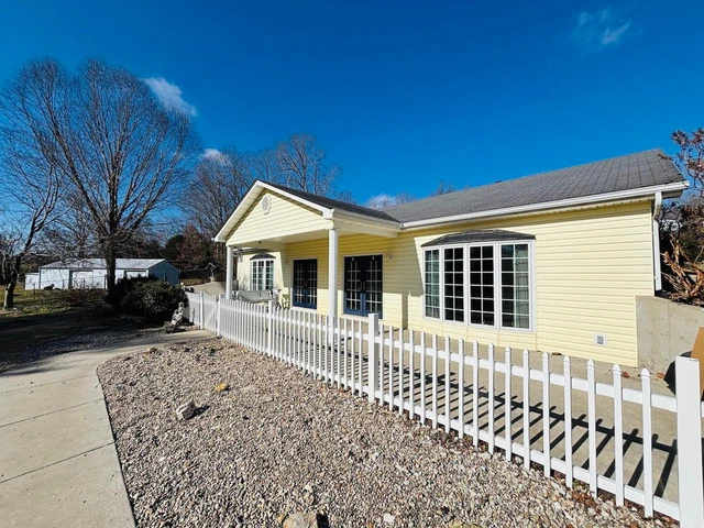 Nearby Listing Image