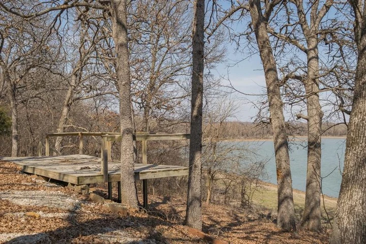 Nearby Listing Image