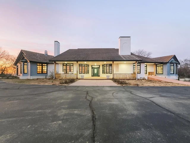 Nearby Listing Image