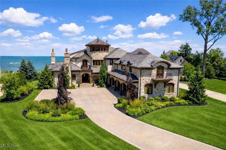 Nearby Listing Image