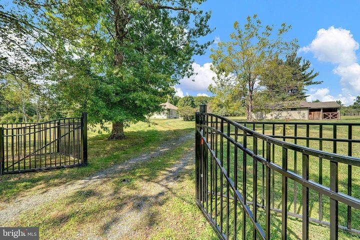 Nearby Listing Image