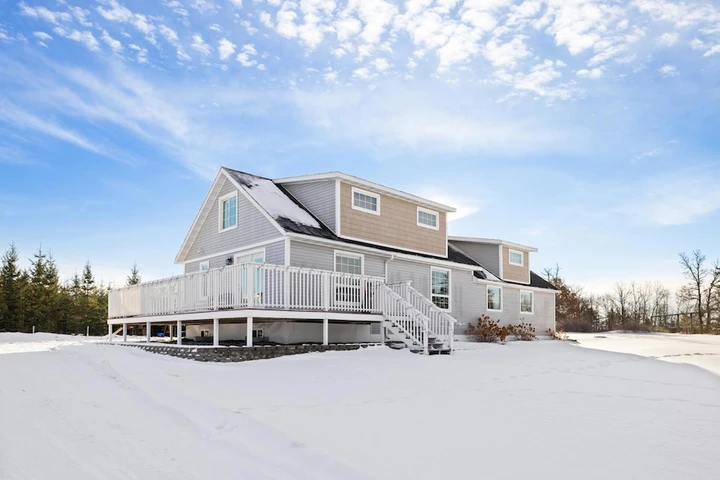 Nearby Listing Image