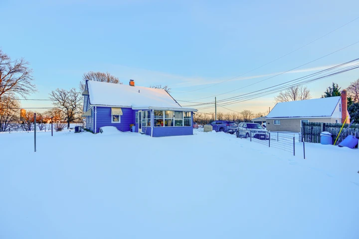 Nearby Listing Image