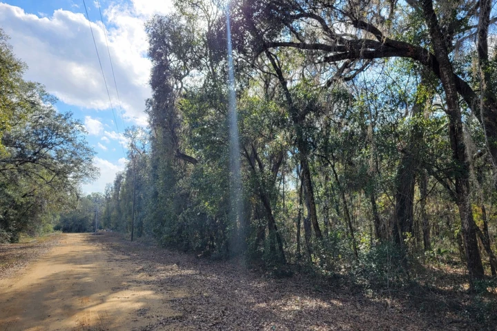 Nearby Listing Image