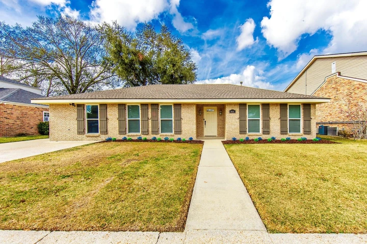 Nearby Listing Image