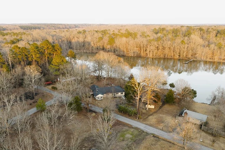 Nearby Listing Image