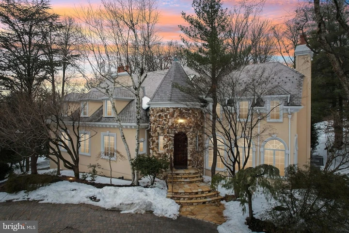 Nearby Listing Image