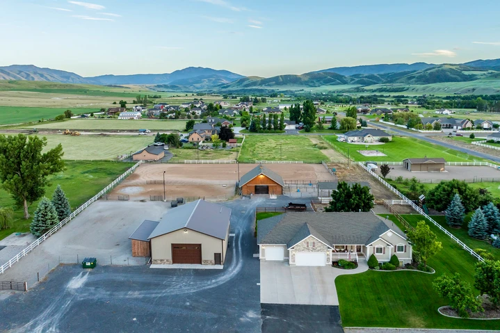 Nearby Listing Image