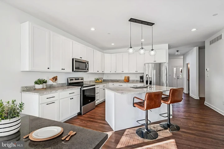 Nearby Listing Image