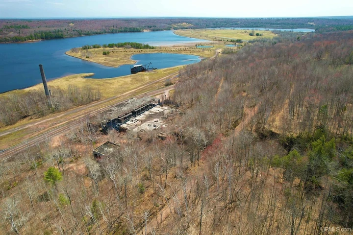 Nearby Listing Image