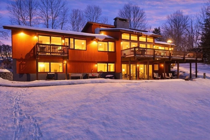 Nearby Listing Image