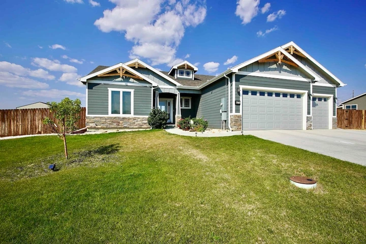 Nearby Listing Image