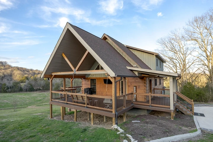 Nearby Listing Image