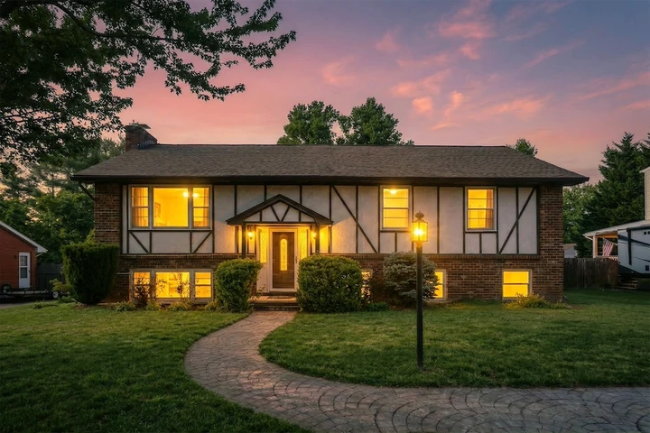 Nearby Listing Image