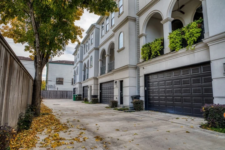 Nearby Listing Image