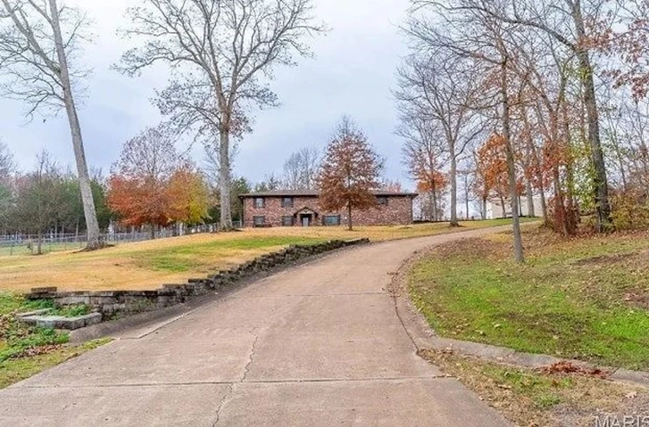 Nearby Listing Image