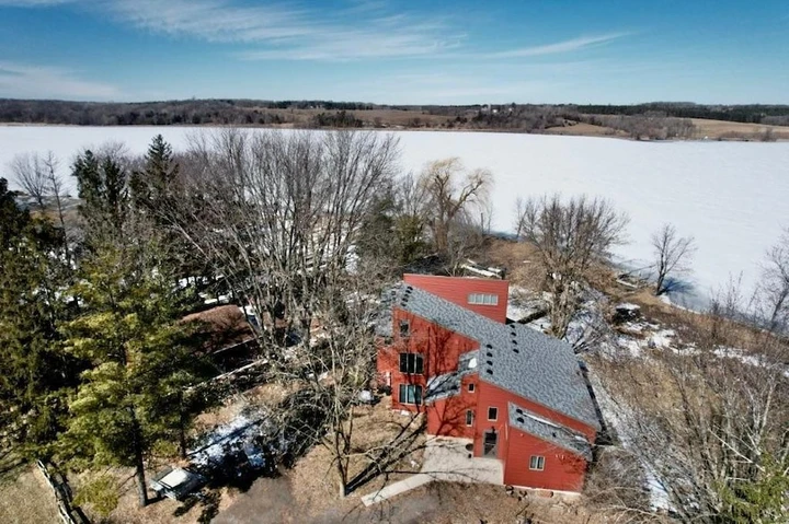 Nearby Listing Image