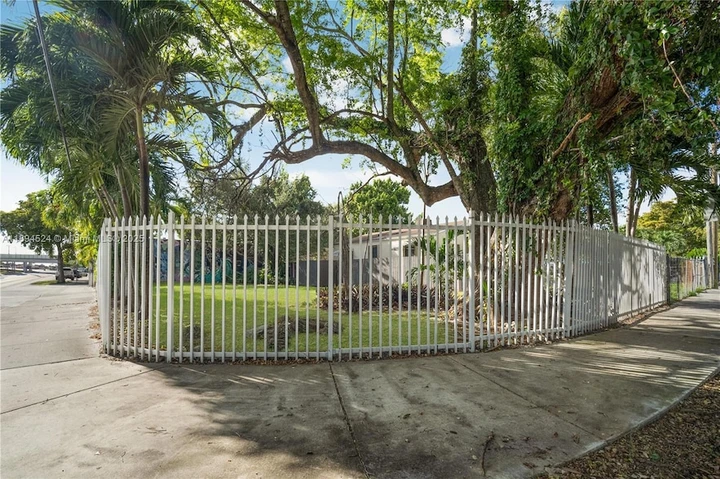 Nearby Listing Image